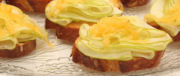 Apple & Smoked Gouda Crostini