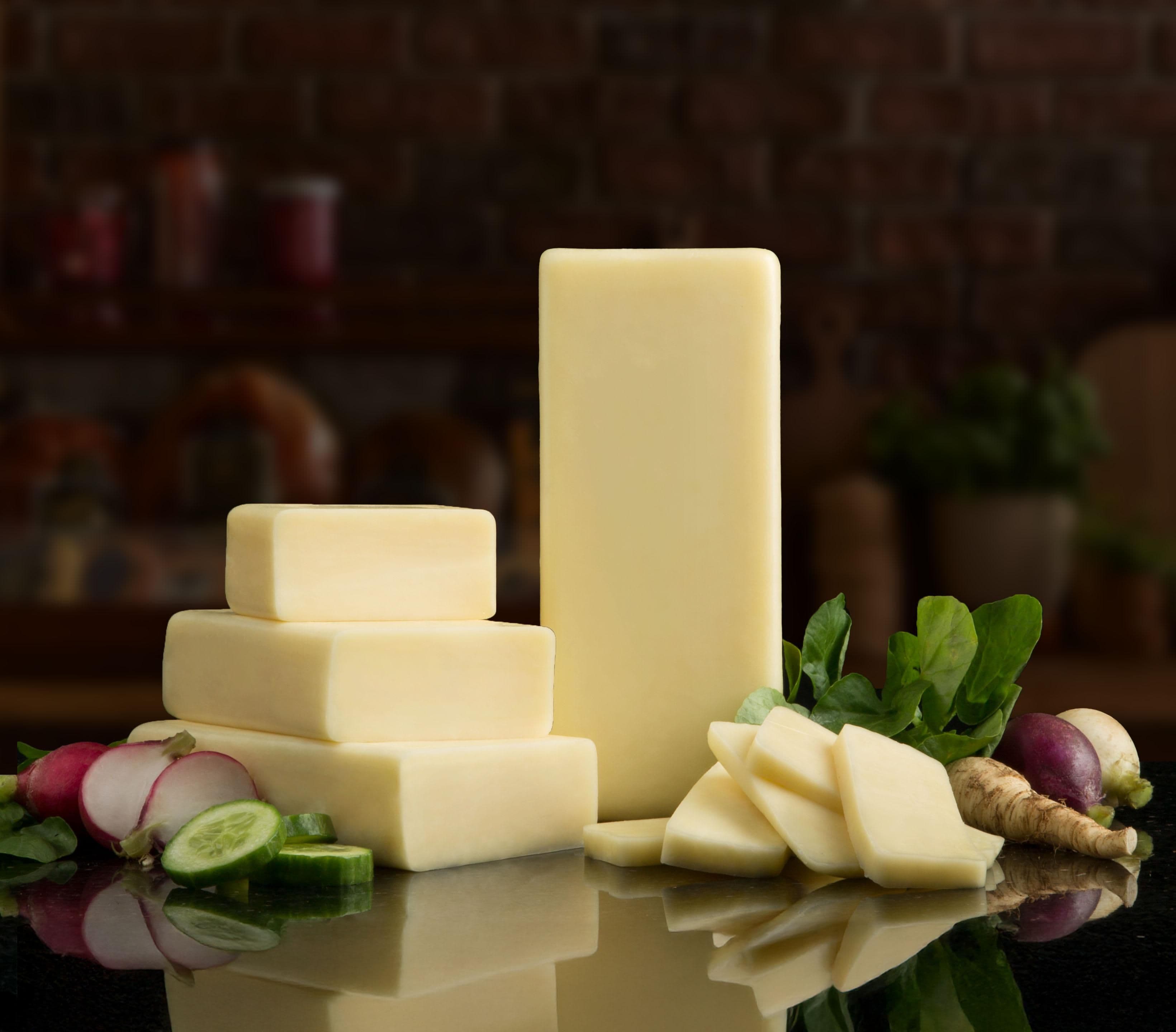 Bold Horseradish Cheddar Cheese