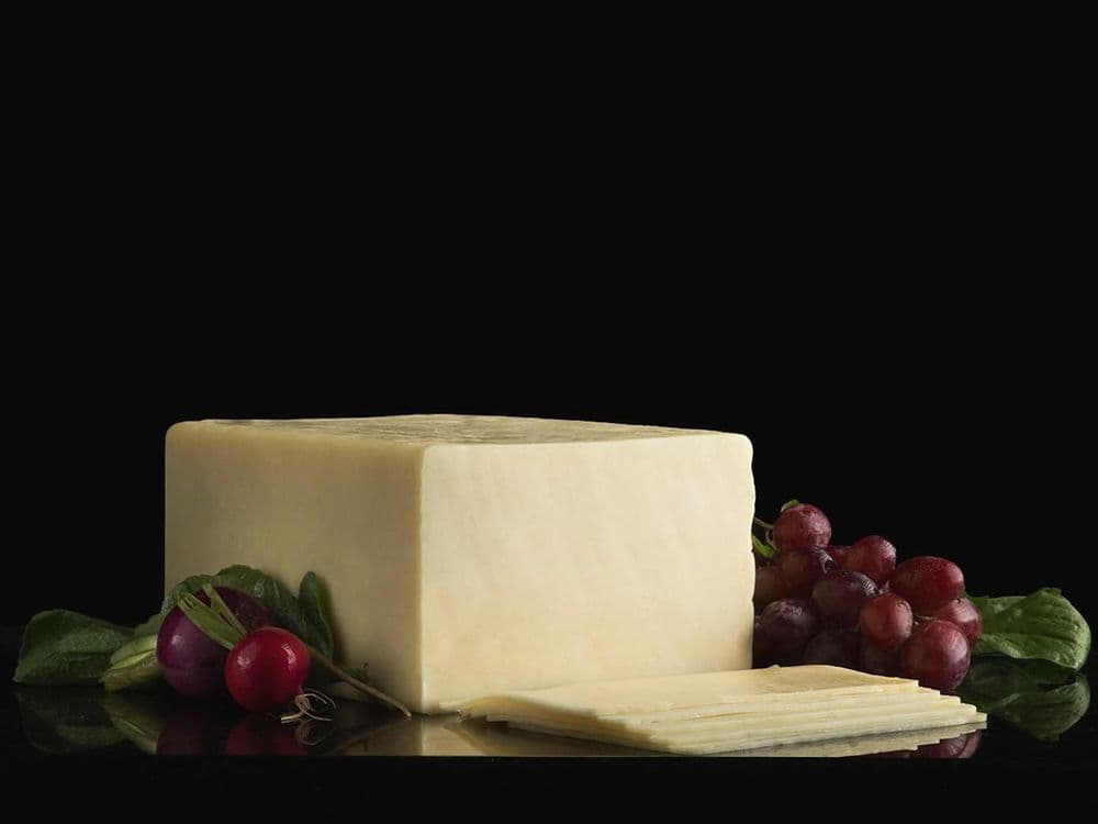 Bold Horseradish Cheddar Cheese