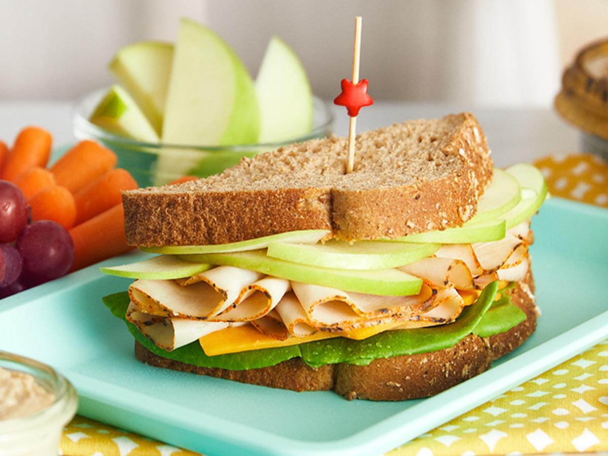 Ovengold® Turkey, Apple, Cheddar Sandwich Recipe Boar's Head